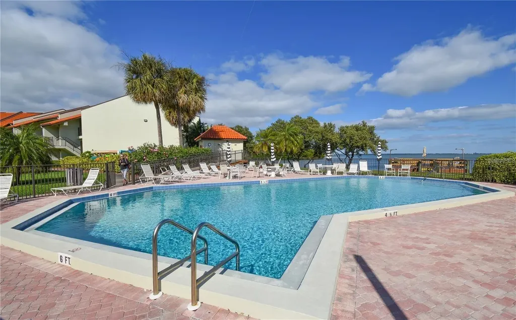 1515 Pinellas Bayway S St Petersburg FL 33715