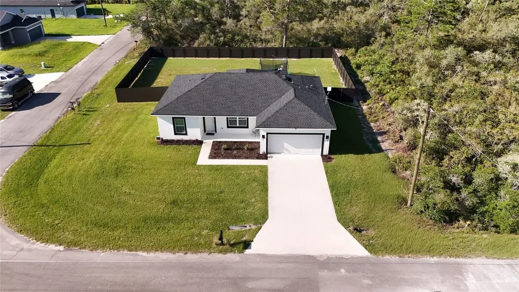 14 Fisher Place Ocklawaha FL 32179
