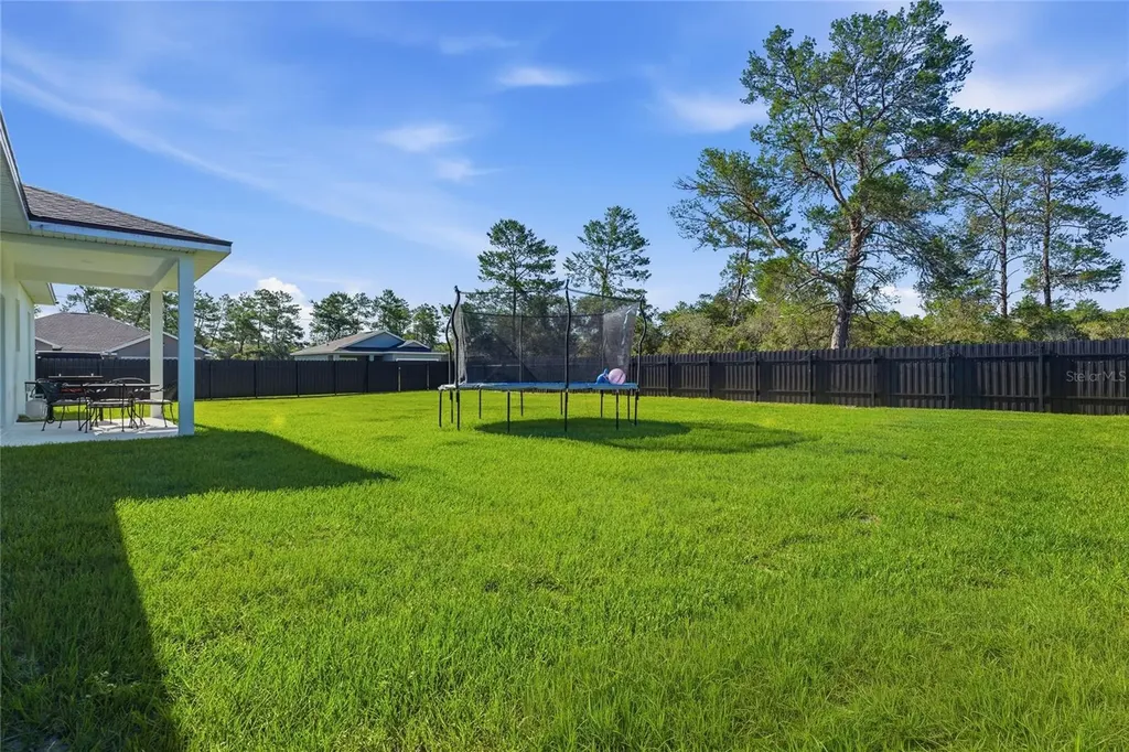 14 Fisher Place Ocklawaha FL 32179