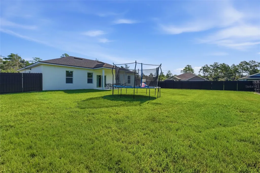14 Fisher Place Ocklawaha FL 32179