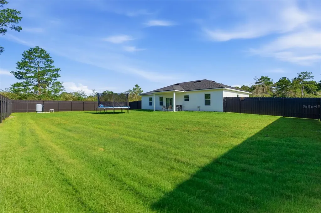14 Fisher Place Ocklawaha FL 32179