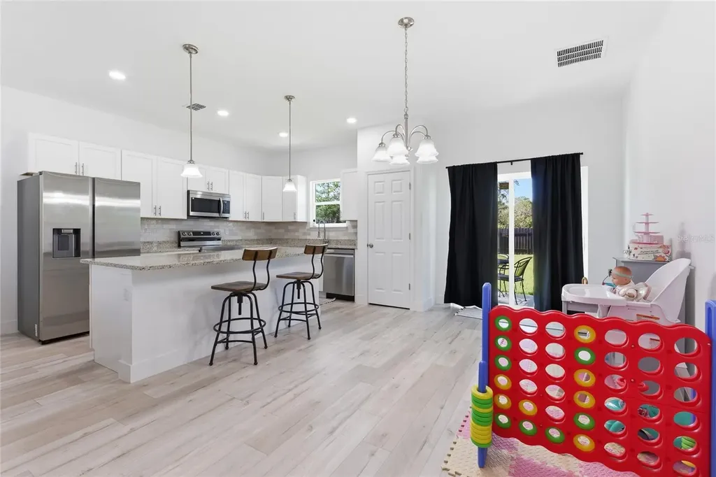 14 Fisher Place Ocklawaha FL 32179