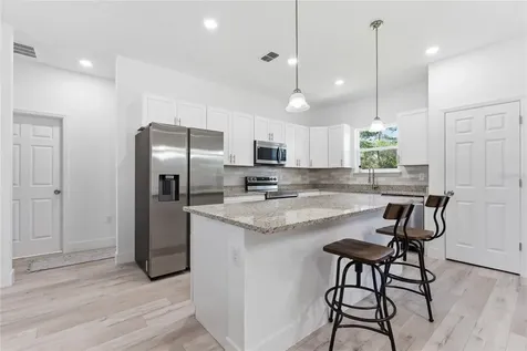14 Fisher Place Ocklawaha FL 32179