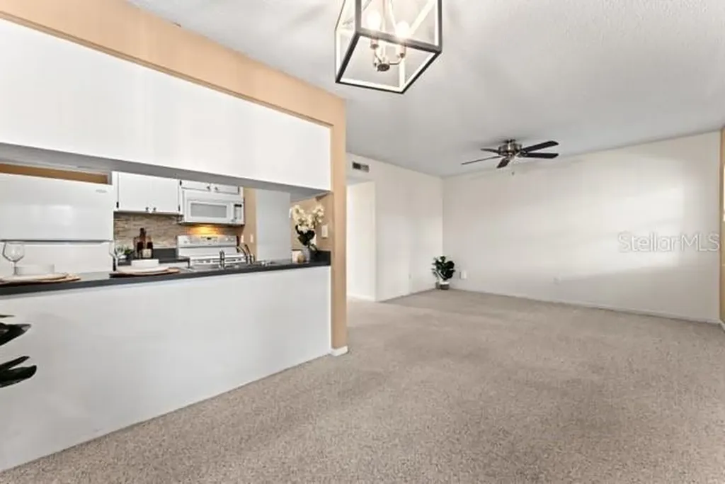 527 S Lincoln Avenue Tampa FL 33609