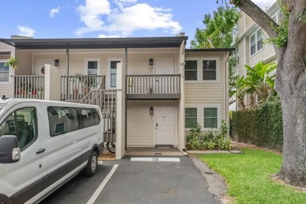 527 S Lincoln Avenue Tampa FL 33609