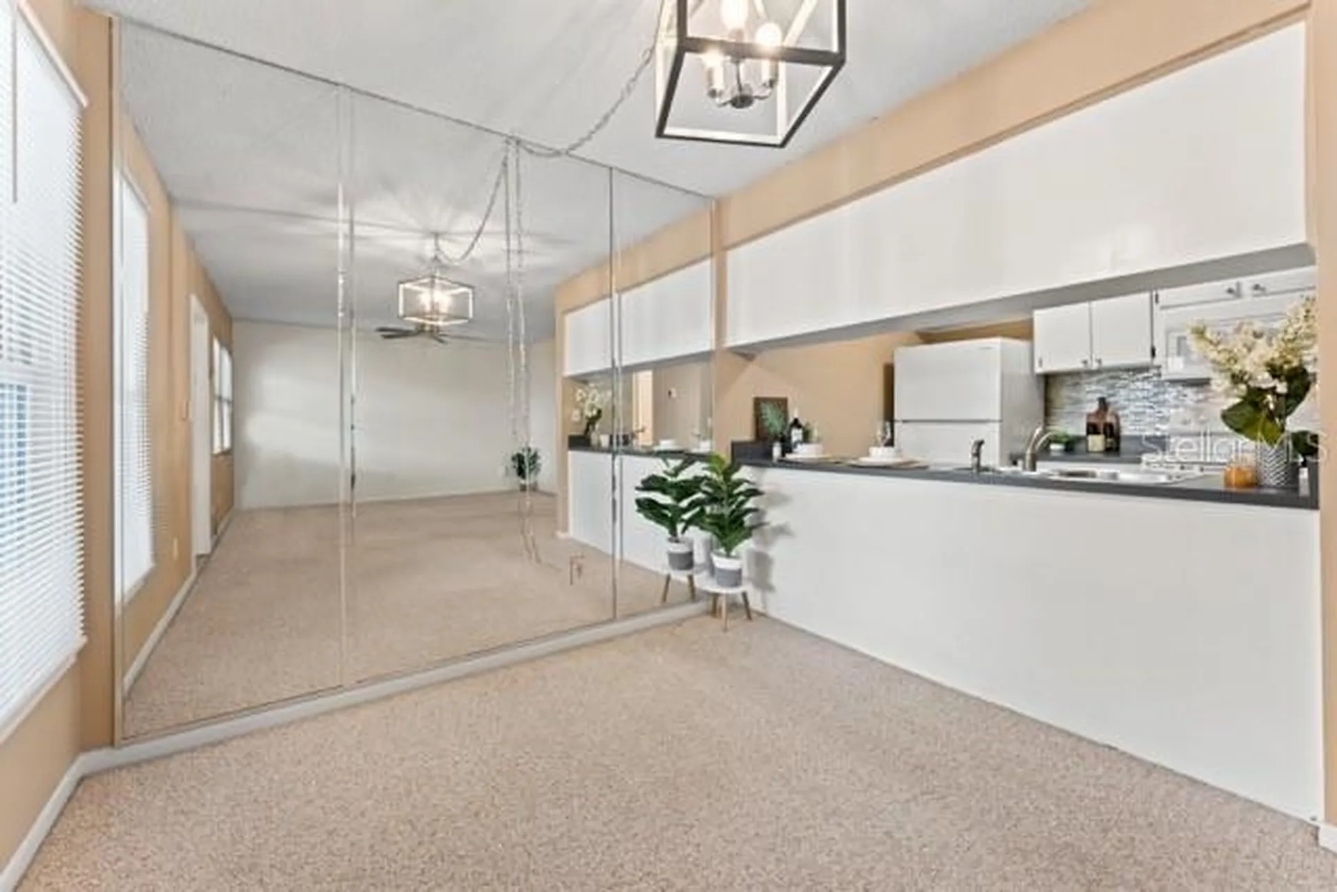 527 S Lincoln Avenue Tampa FL 33609