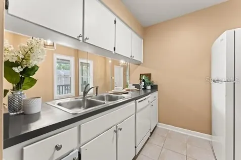 527 S Lincoln Avenue Tampa FL 33609