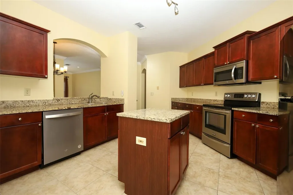 180 Villa Di Este Terrace Lake Mary FL 32746