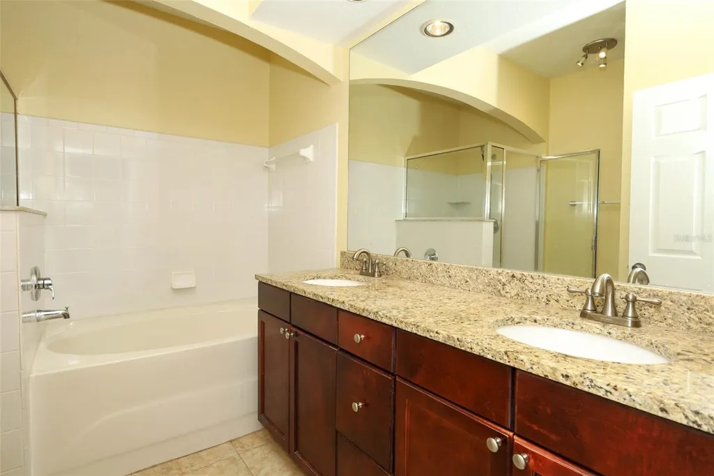 180 Villa Di Este Terrace Lake Mary FL 32746
