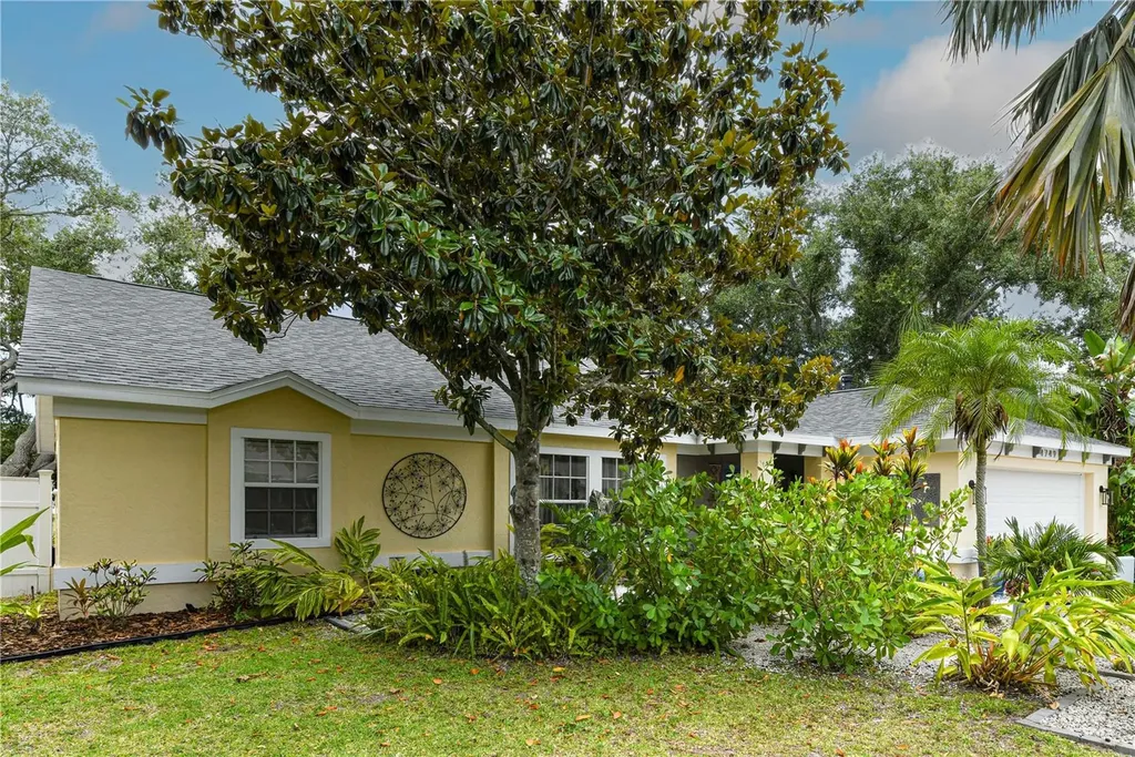 4749 Hamlets Grove Drive Sarasota FL 34235