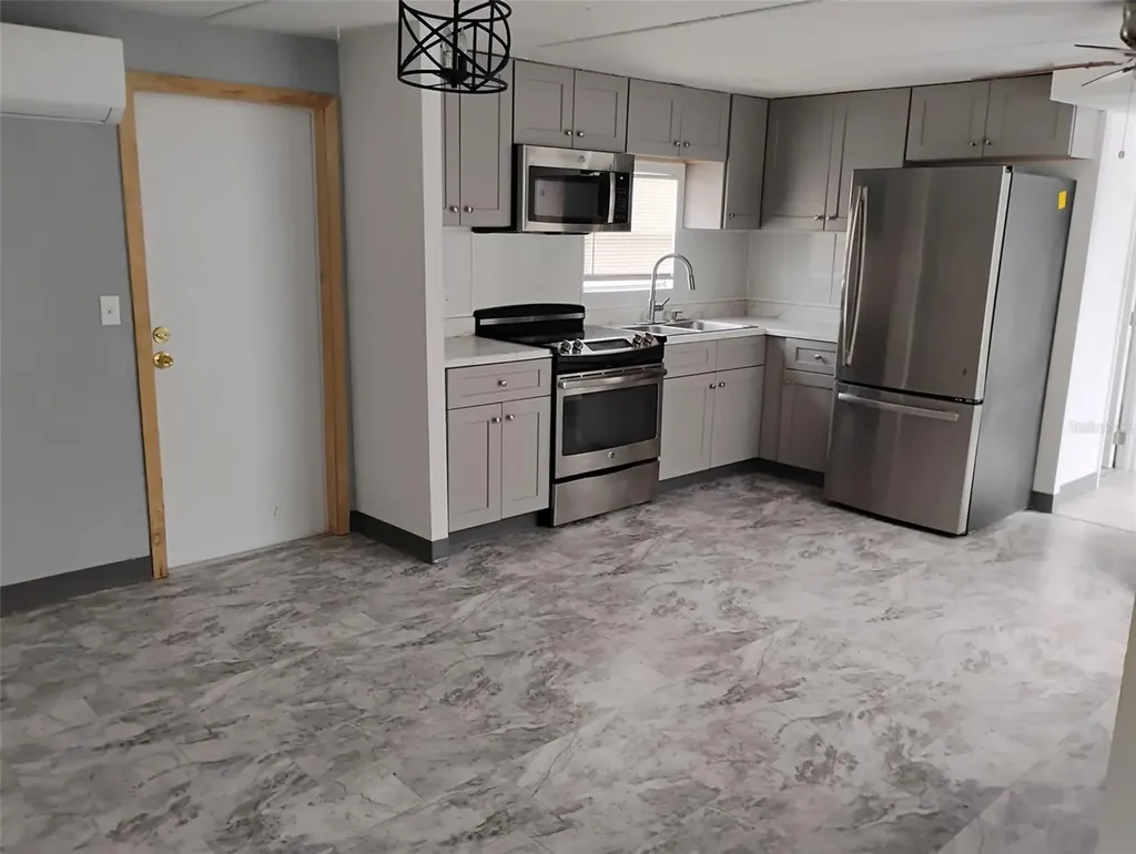 1833 Viceroy Lane Holiday FL 34690