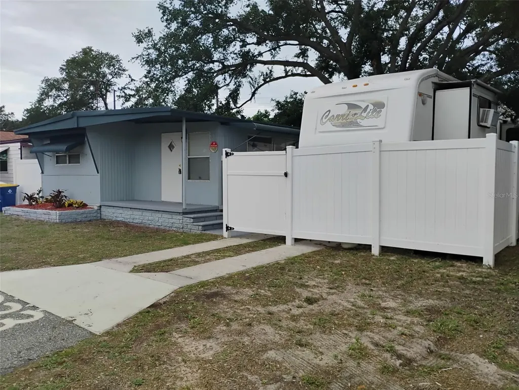 1833 Viceroy Lane Holiday FL 34690
