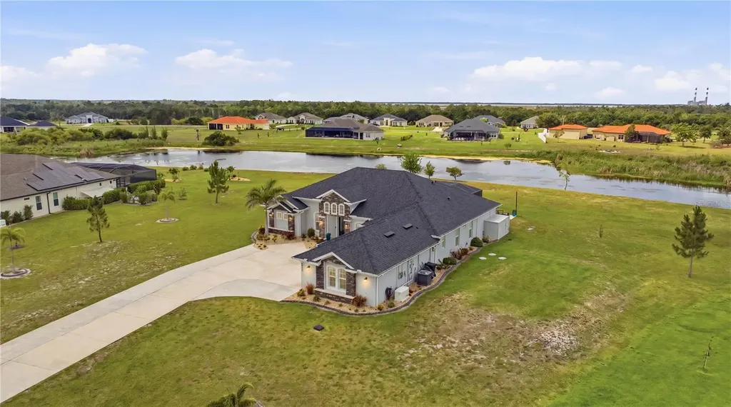 5315 San Remo Circle Wimauma FL 33598