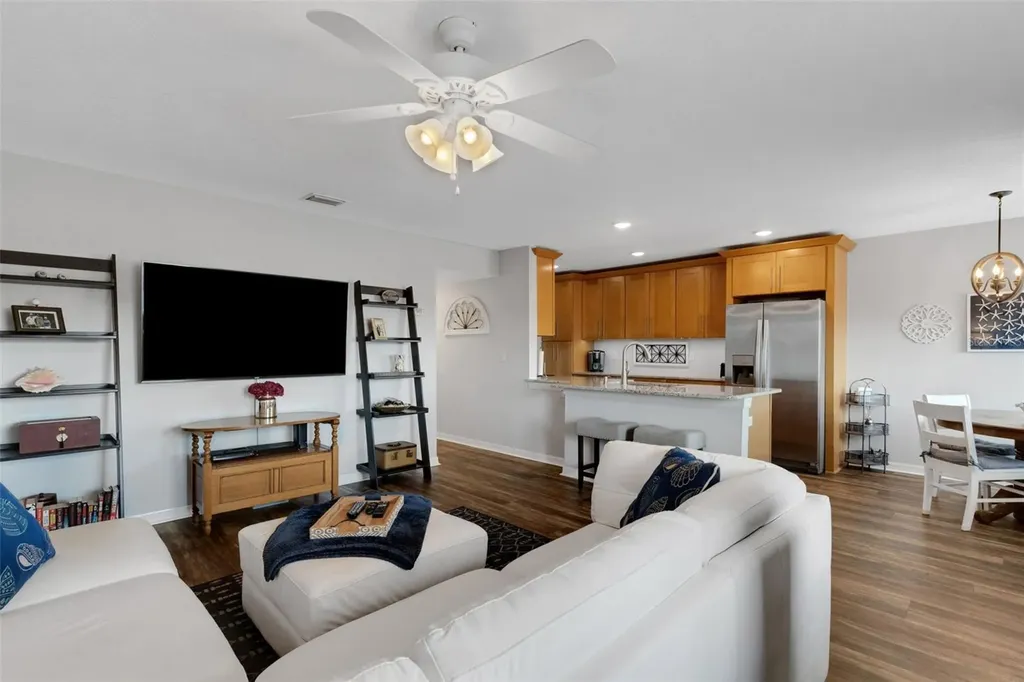 8039 Garden Drive Seminole FL 33777