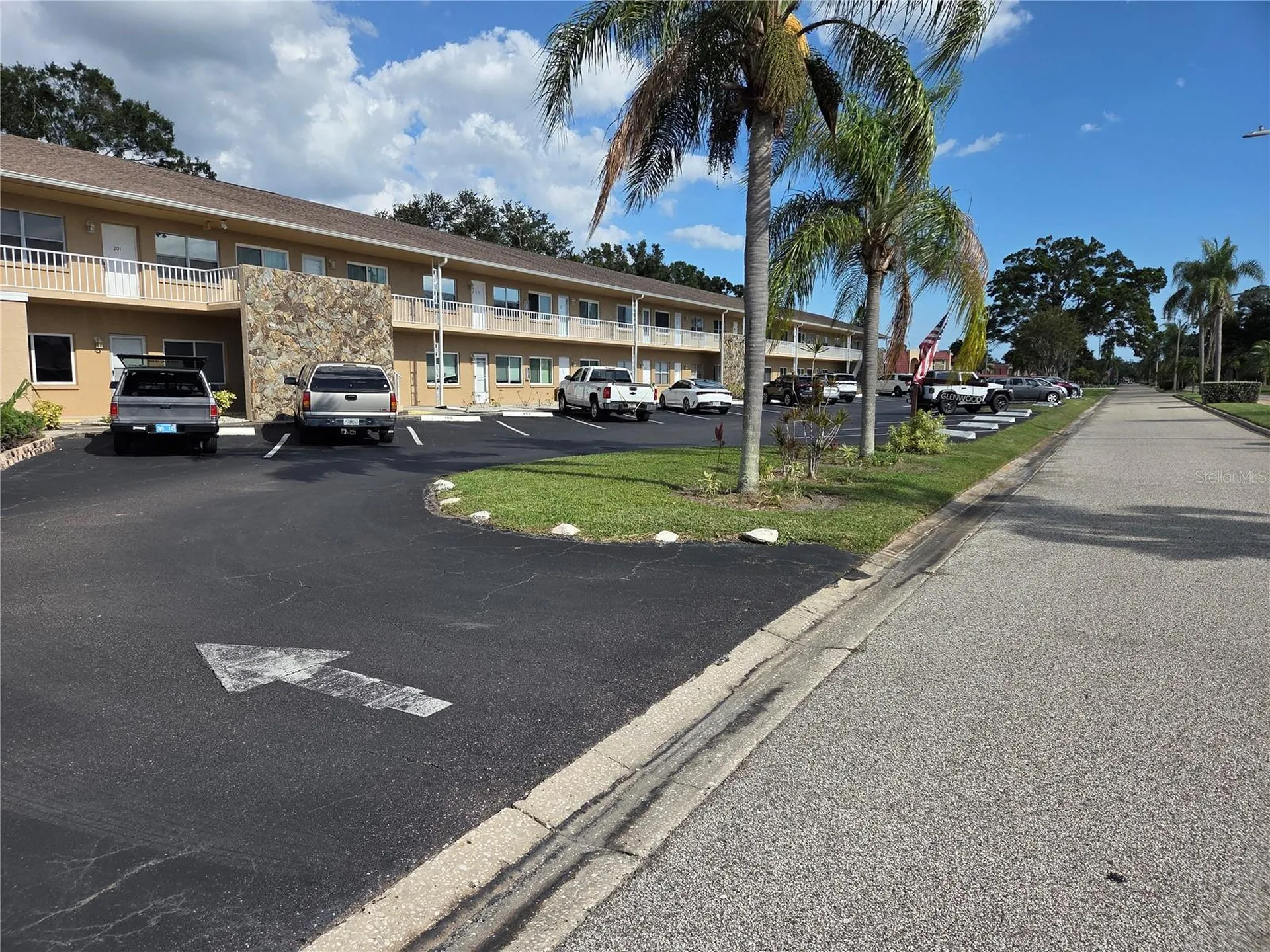 8039 Garden Drive Seminole FL 33777
