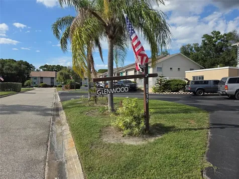 8039 Garden Drive Seminole FL 33777
