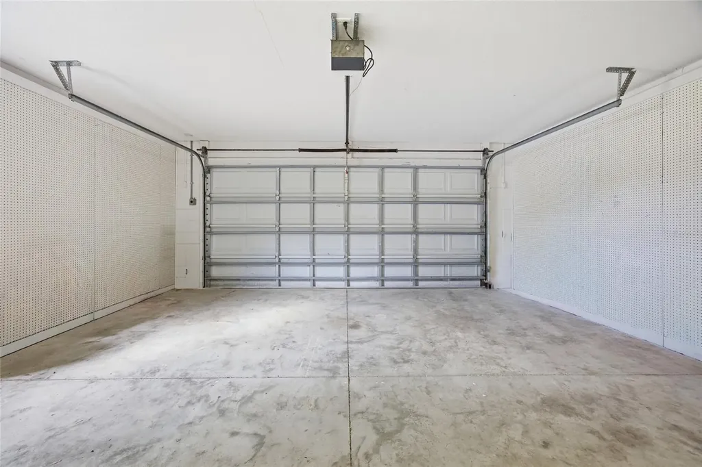 19630 SE 15th Place Morriston FL 32668