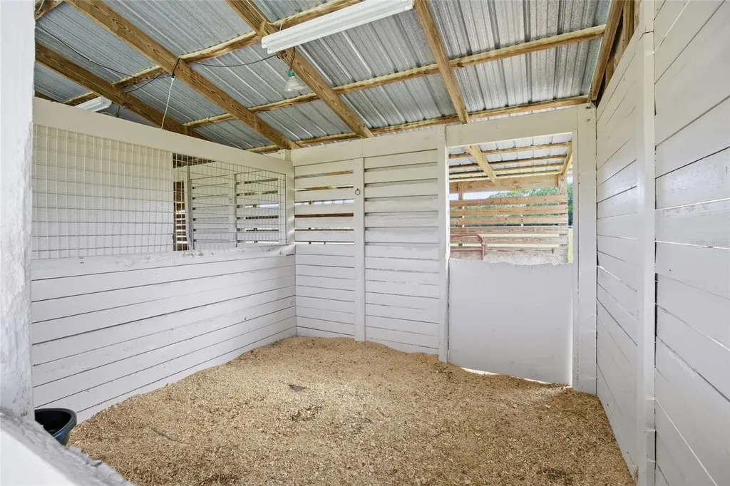 19630 SE 15th Place Morriston FL 32668