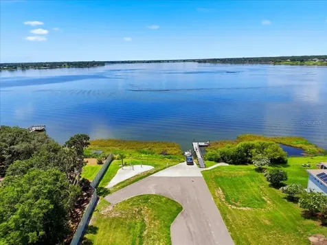 477 Lake Vista Drive Auburndale FL 33823