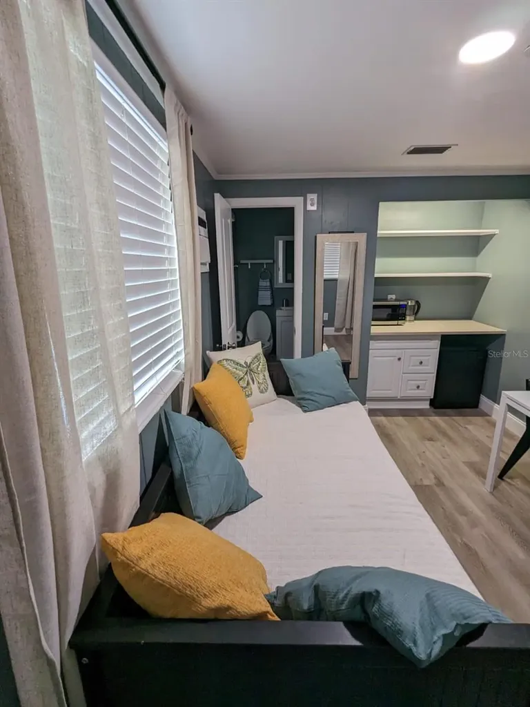 4538 W Minnehaha Street Tampa FL 33614