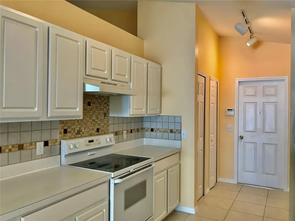 124 Easton Circle Oviedo FL 32765