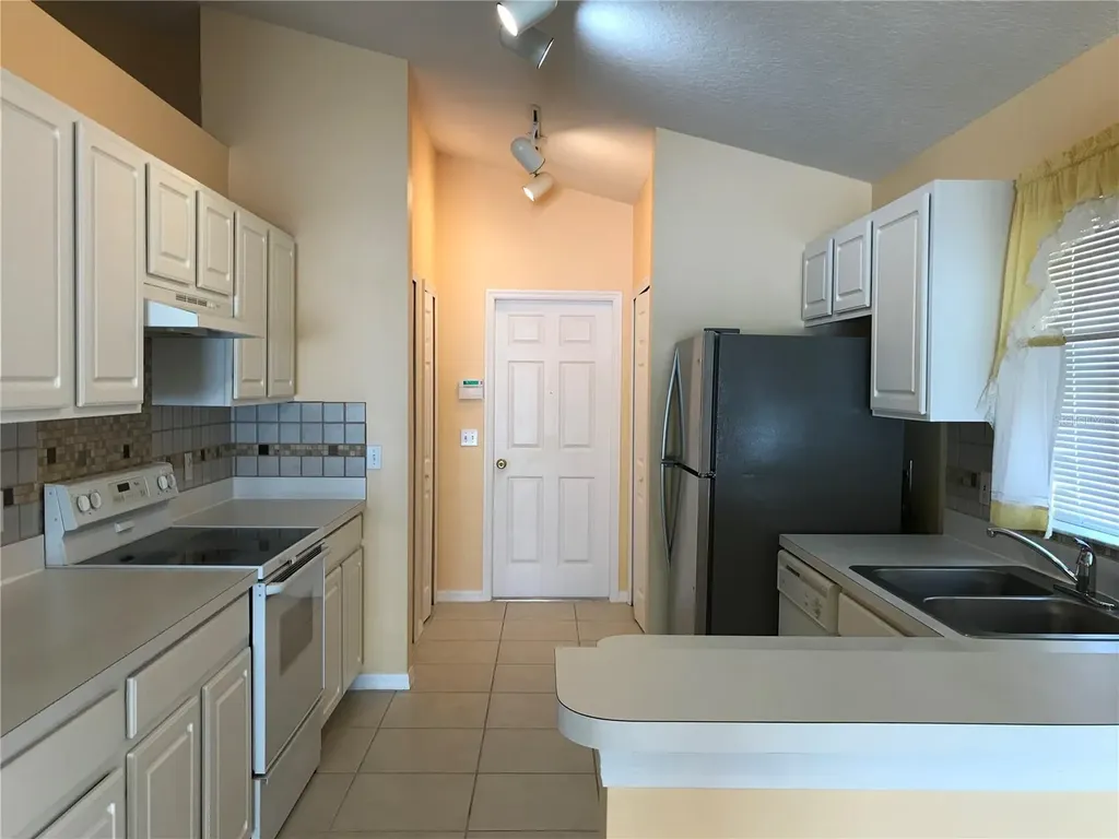 124 Easton Circle Oviedo FL 32765