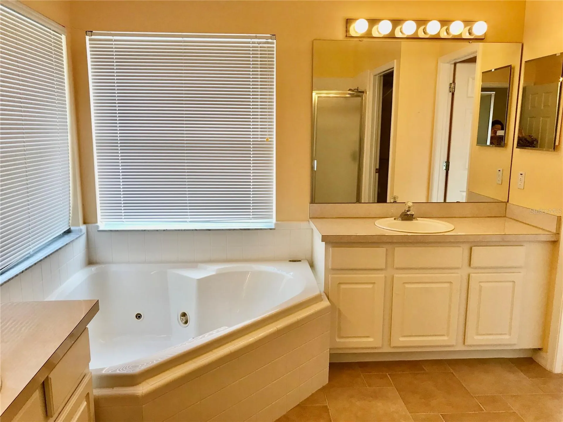 124 Easton Circle Oviedo FL 32765
