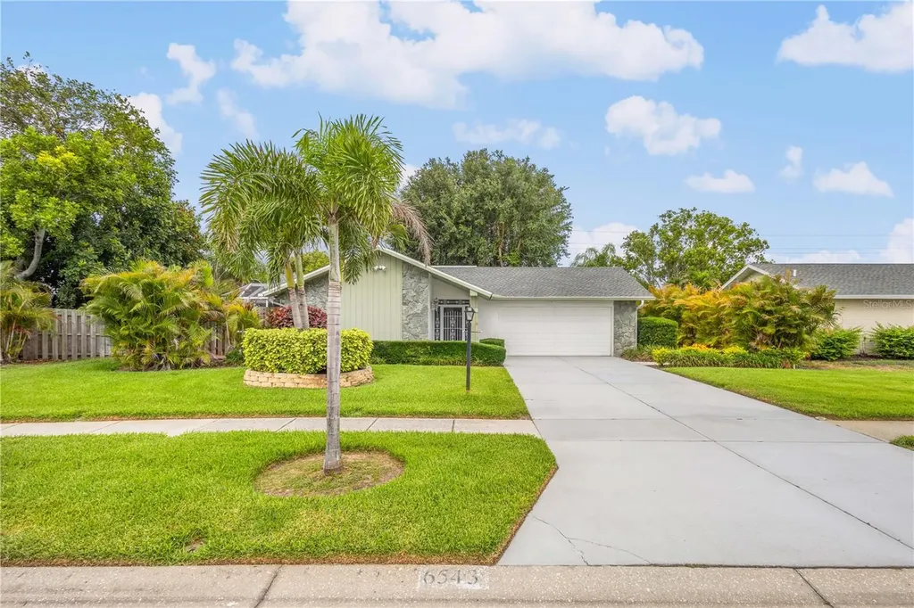 6543 Waterford Circle Sarasota FL 34238
