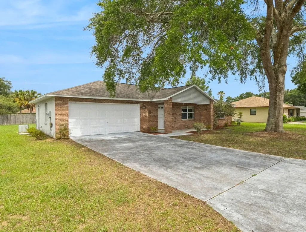 261 SE 61st Court Ocala FL 34472