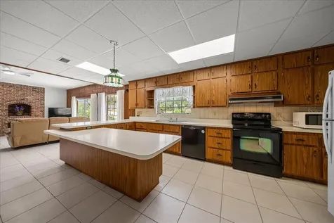 2300 SE 38th Court Ocala FL 34471