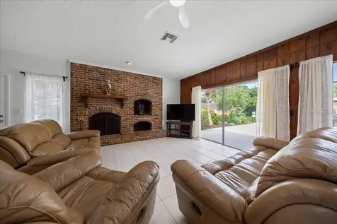 2300 SE 38th Court Ocala FL 34471