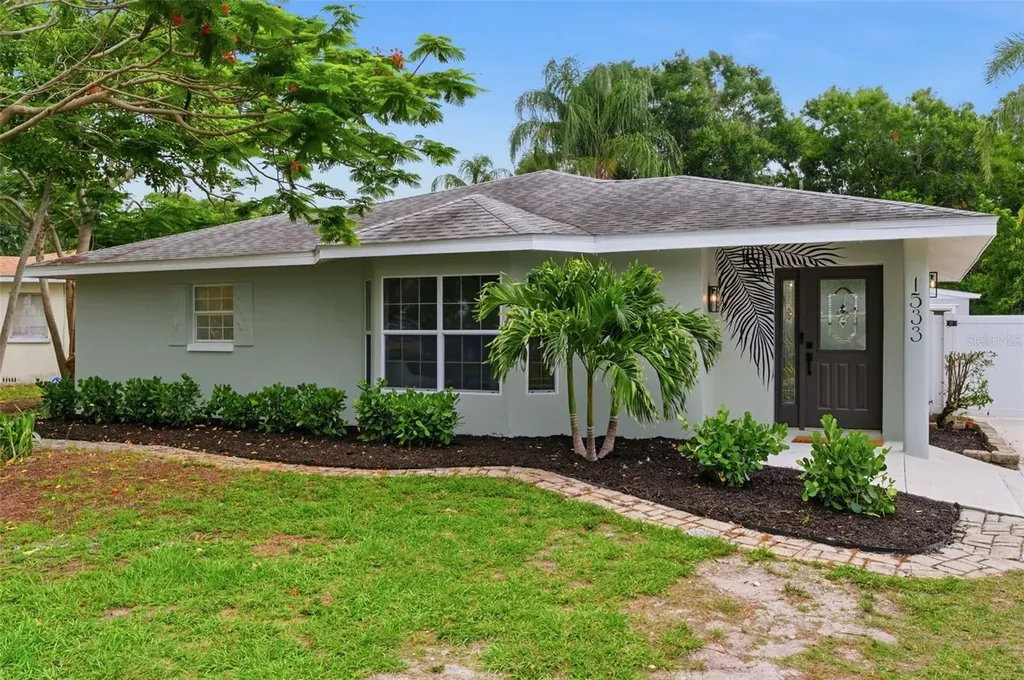 1533 Suffolk Street N St Petersburg FL 33710