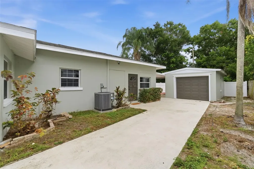 1533 Suffolk Street N St Petersburg FL 33710