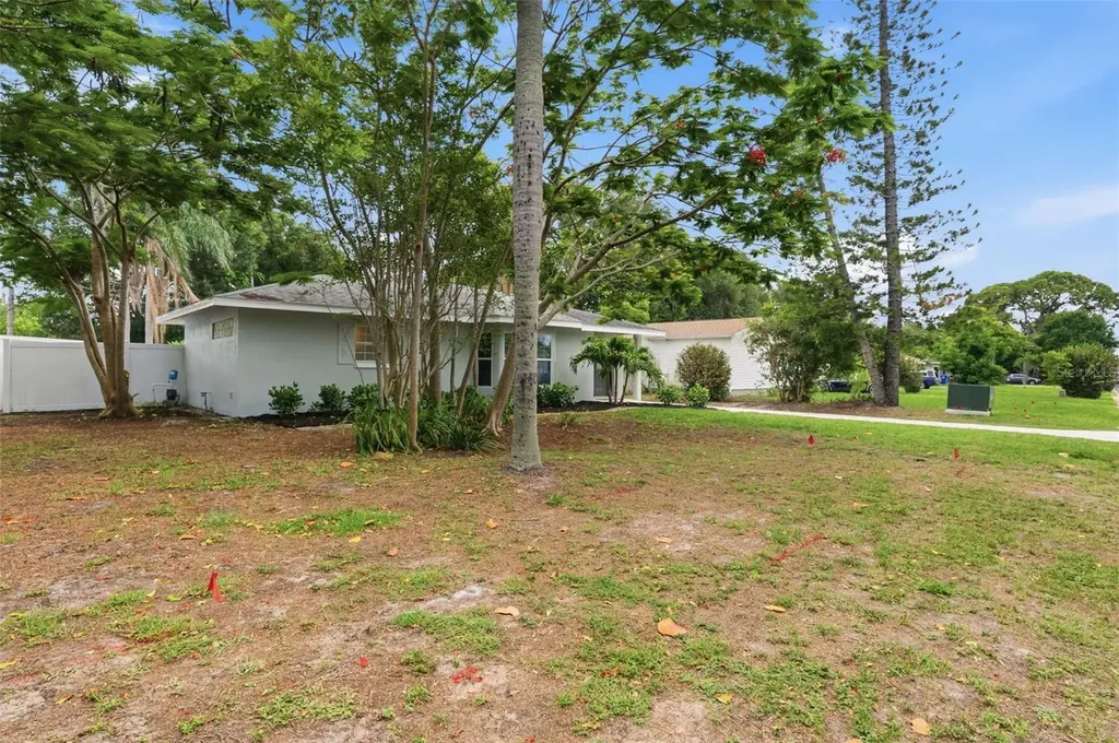 1533 Suffolk Street N St Petersburg FL 33710