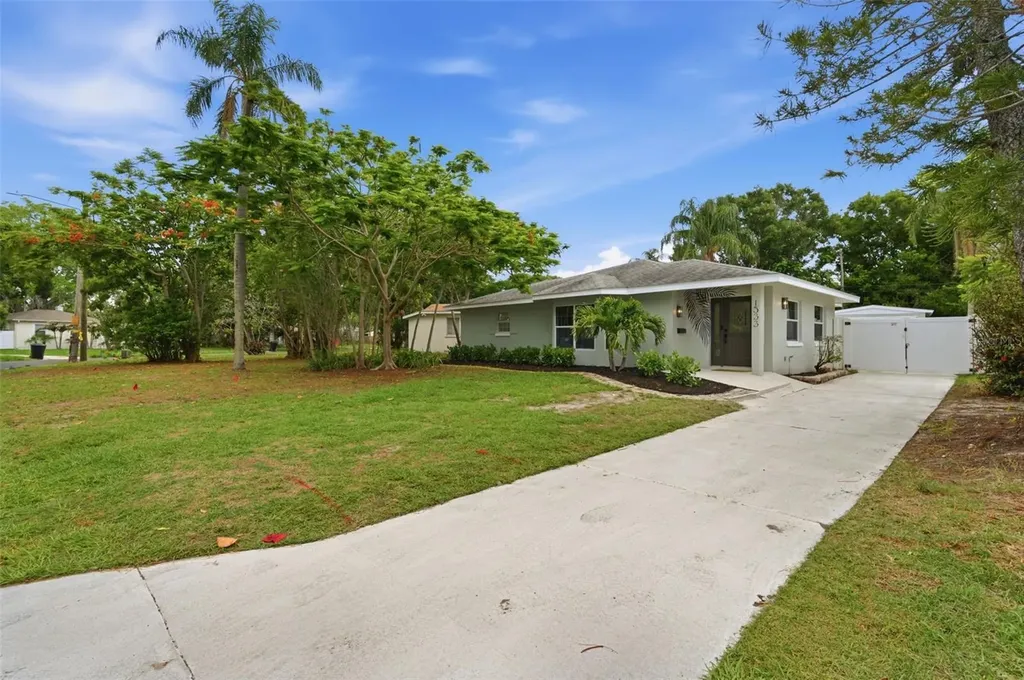 1533 Suffolk Street N St Petersburg FL 33710