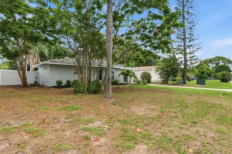 1533 Suffolk Street N St Petersburg FL 33710