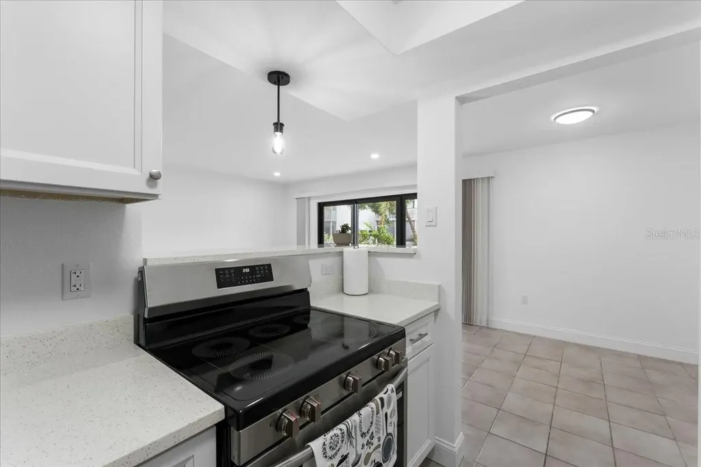 11525 8th Way N St Petersburg FL 33716