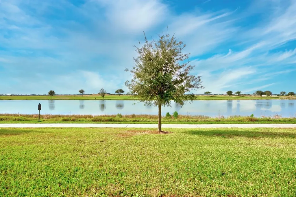 1294 Royal St George Boulevard Davenport FL 33896