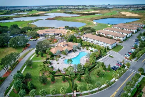 1294 Royal St George Boulevard Davenport FL 33896