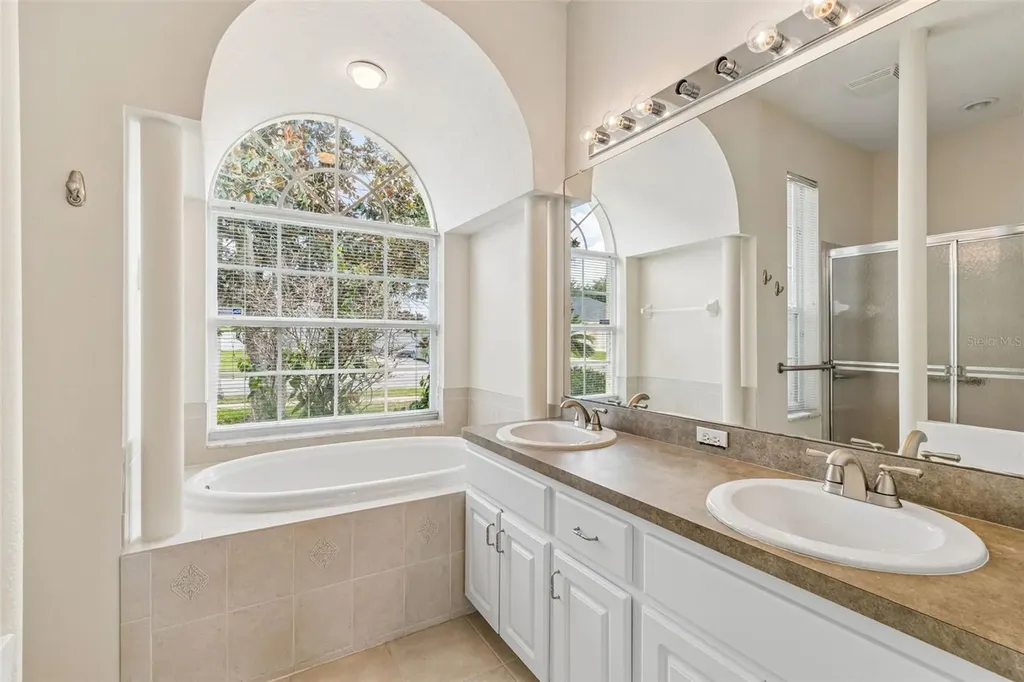 1531 Canoe Drive Lutz FL 33559