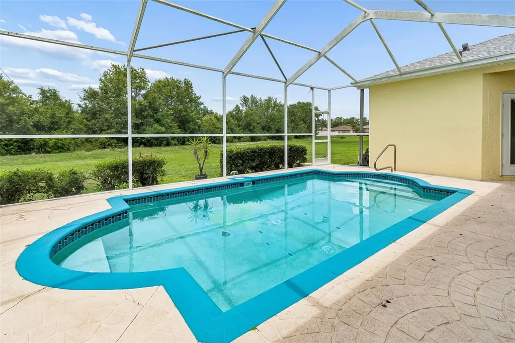 1531 Canoe Drive Lutz FL 33559