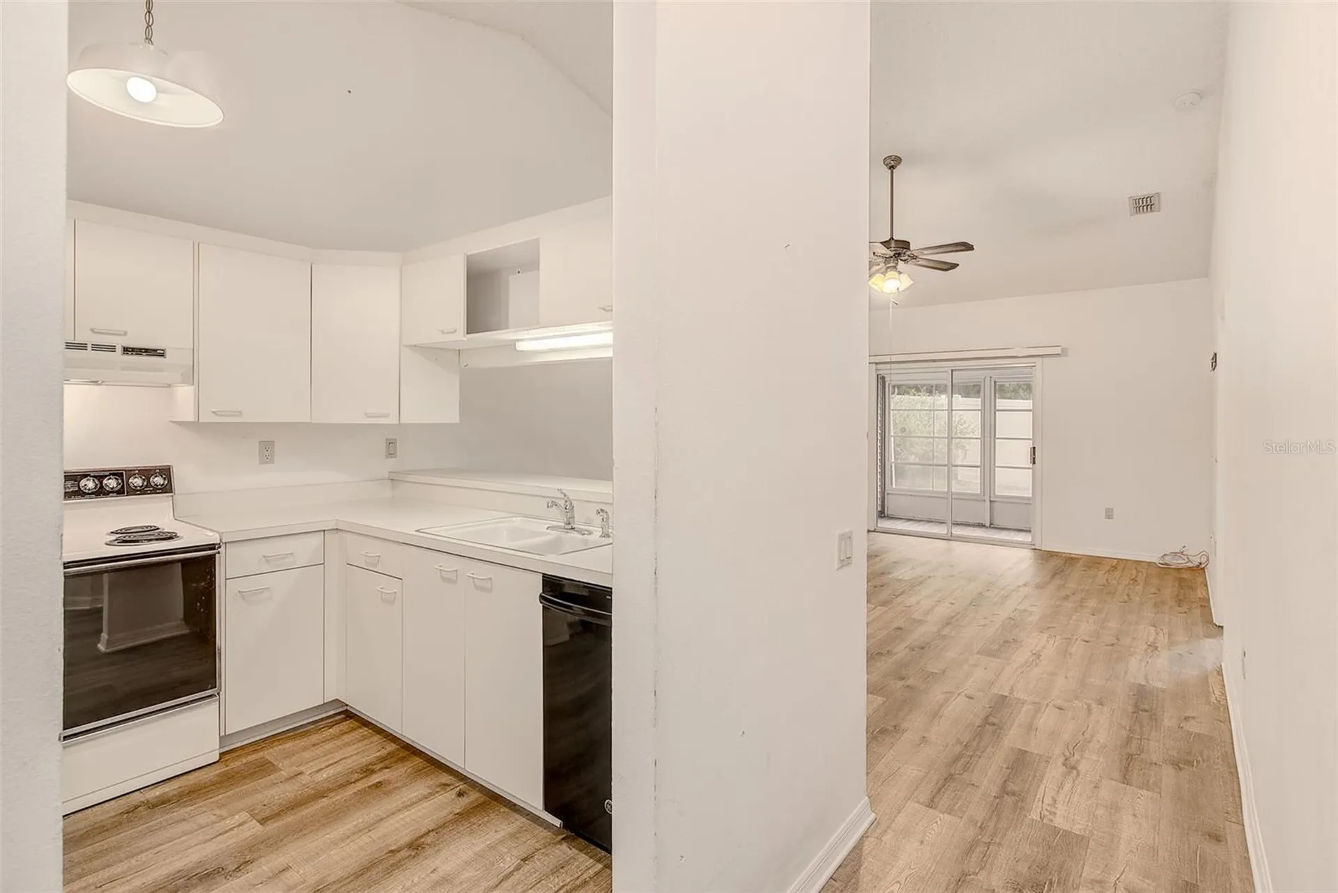 39650 Us Highway 19 N Tarpon Springs FL 34689