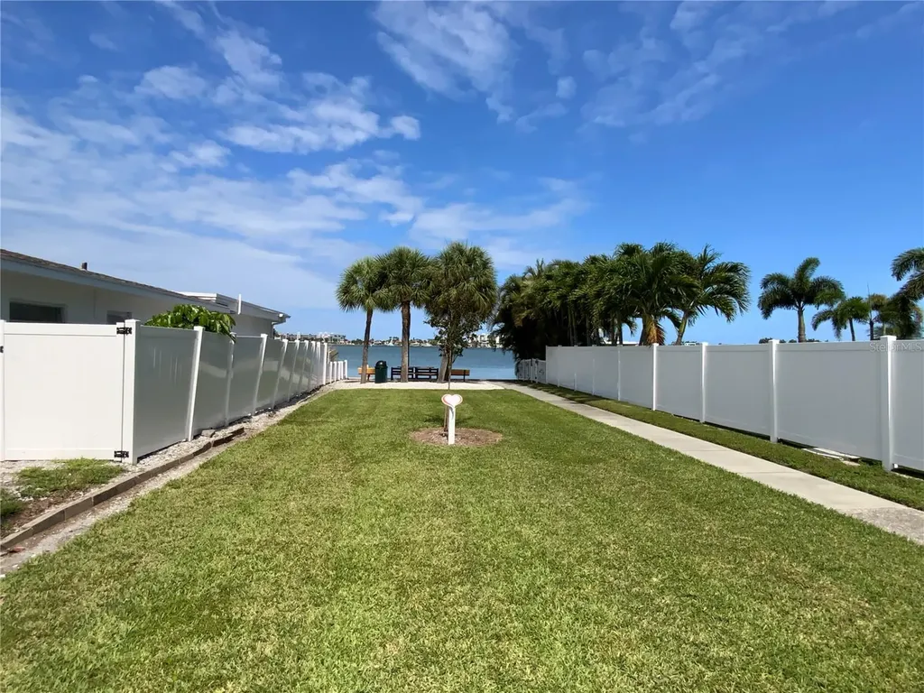 1404 Corey Way S South Pasadena FL 33707