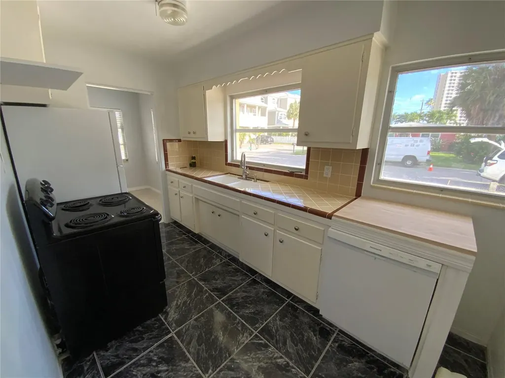 1404 Corey Way S South Pasadena FL 33707
