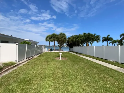 1404 Corey Way S South Pasadena FL 33707