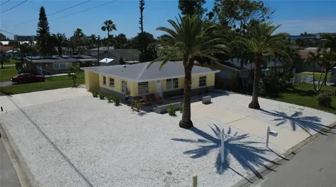 1404 Corey Way S South Pasadena FL 33707