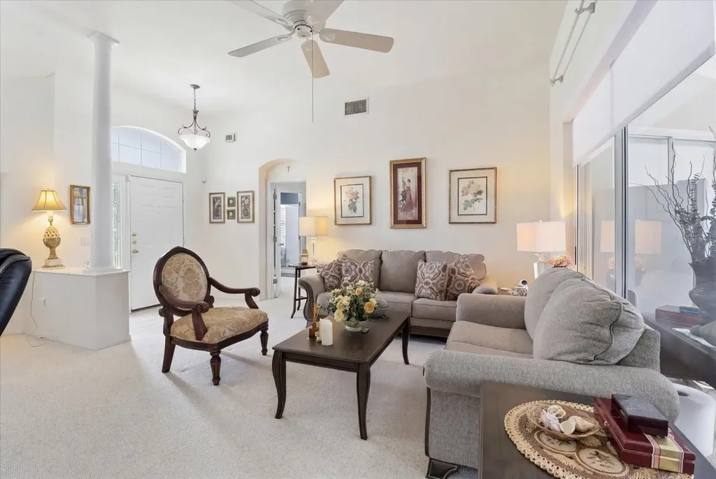 168 W Romany Loop Beverly Hills FL 34465