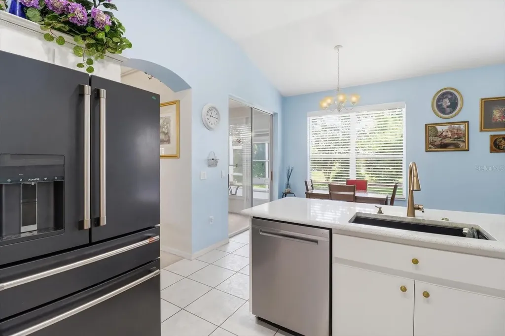 168 W Romany Loop Beverly Hills FL 34465