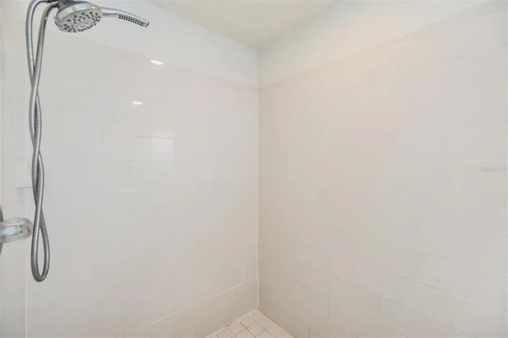 8219 Canterbury Lake Boulevard Tampa FL 33619