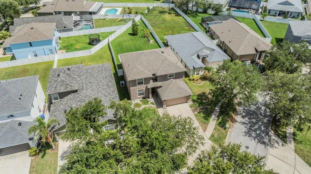 8219 Canterbury Lake Boulevard Tampa FL 33619